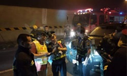 滬昆高速懷化段隧道發(fā)生貨車追尾起火，滯留人員依據(jù)隧道應急疏散燈具安全疏散